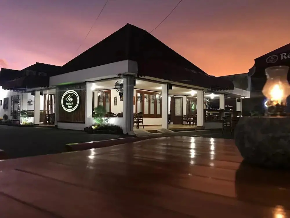 Тулунгагунг: Sultan Guest House & Resto Tulungagung