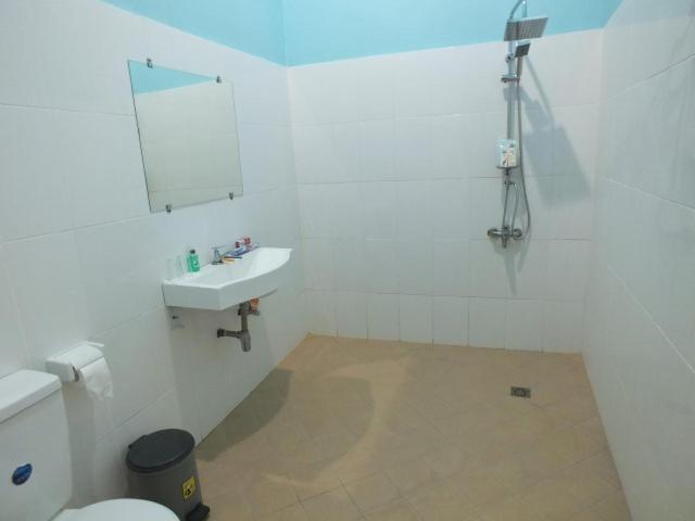 Энде: Global View Hotel