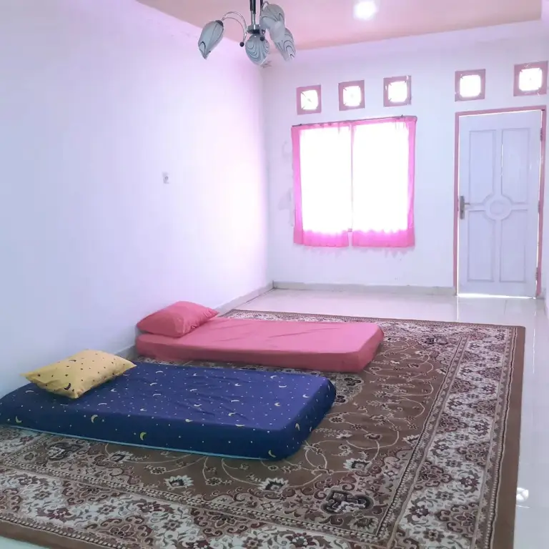 Джамби: Almira Homestay near Airport - Hostel