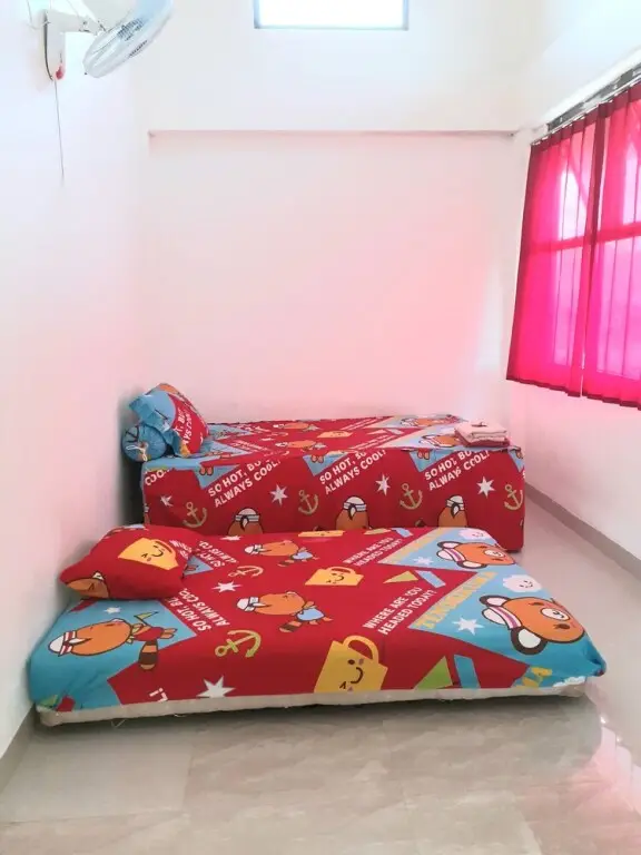 Джамби: Almira Homestay