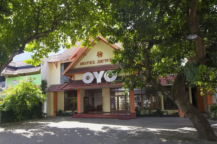 Джокьякарта: Hotel Dewi Sri by OYO Rooms