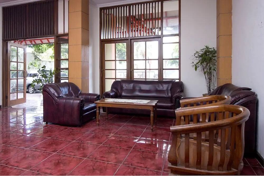 Джокьякарта: Hotel Dewi Sri by OYO Rooms