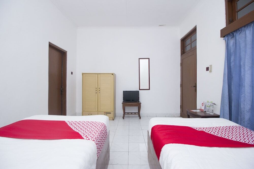 Джокьякарта: Hotel Dewi Sri by OYO Rooms