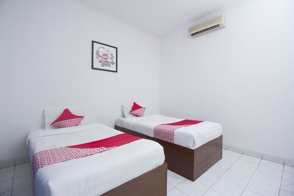 Джокьякарта: Hotel Dewi Sri by OYO Rooms