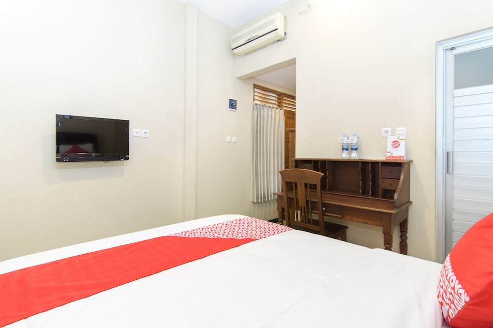Депок: Dewi Fortuna Guest House by OYO Rooms