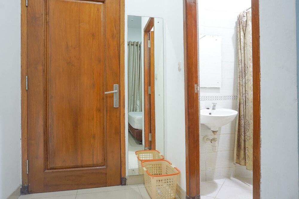 Бандунг: Roeby Guest House & Kost by Reddoorz