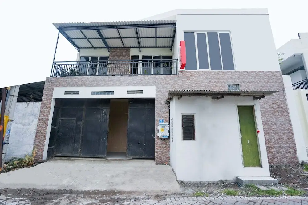 Сурабая: RedDoorz @ Sukomanunggal Surabaya