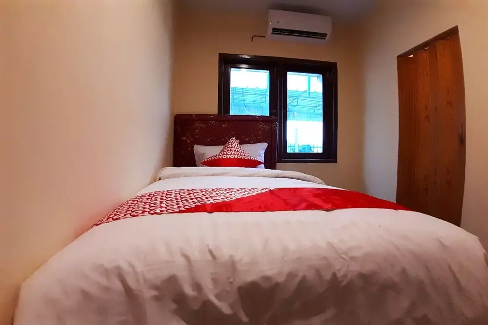 Медан: Angelyn Home Stay by OYO Rooms