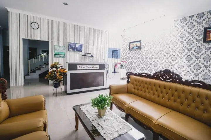 Медан: Elton Guest House By RedDoorz