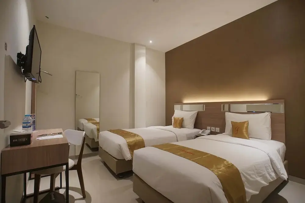 Семаранг: Triizz Hotel