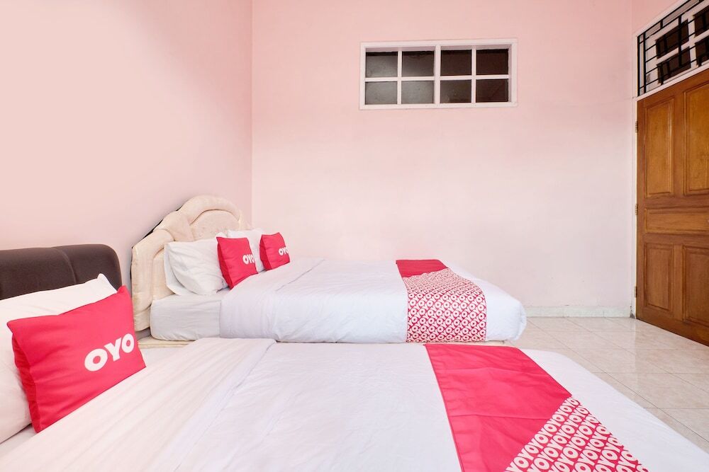 Депок: Rizki Dhira Guest House by Oyo Rooms