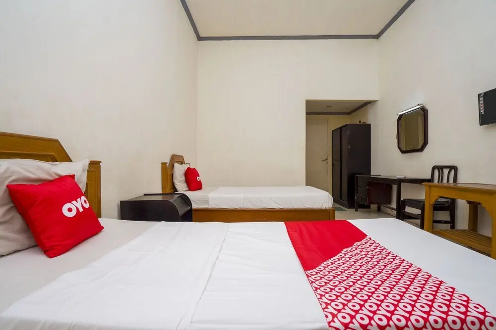 Тенггаронг: Hotel Pelangi Harapan by OYO Rooms