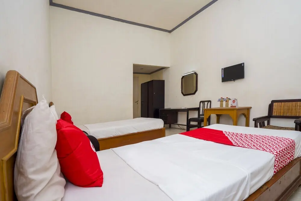 Тенггаронг: Hotel Pelangi Harapan by OYO Rooms