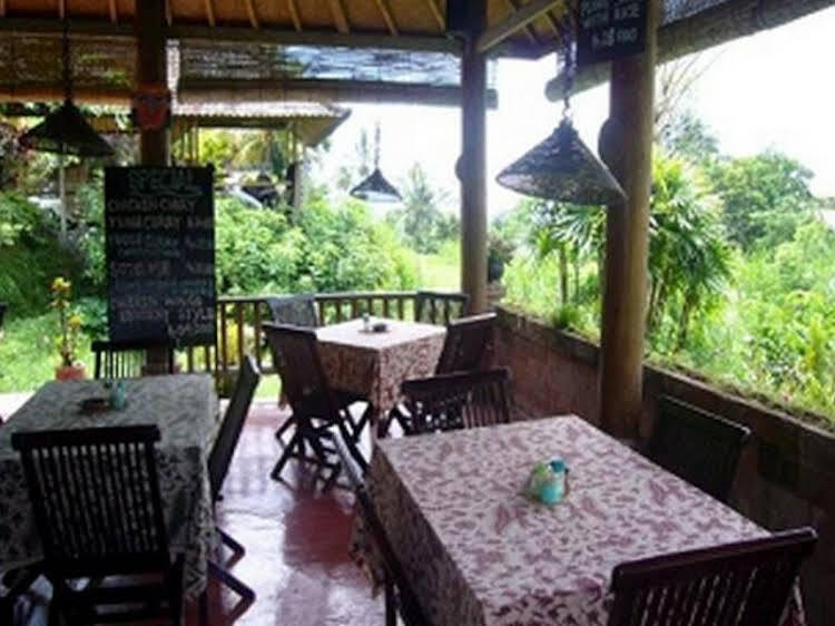 Абаби: Puri Sawah Bungalows And Restaurant
