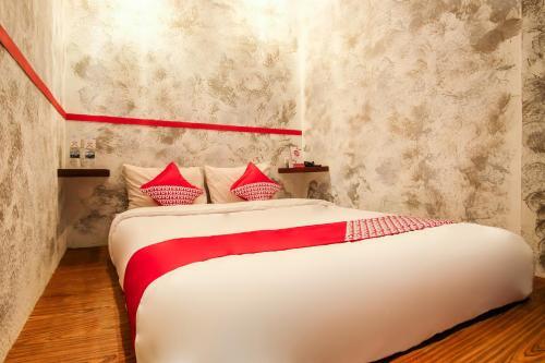Медан: Sleepover Guesthouse by OYO Rooms