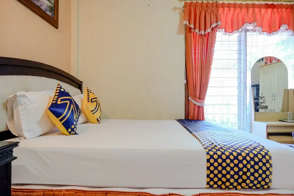 Понорого: Hotel Dirgahayu by OYO Rooms