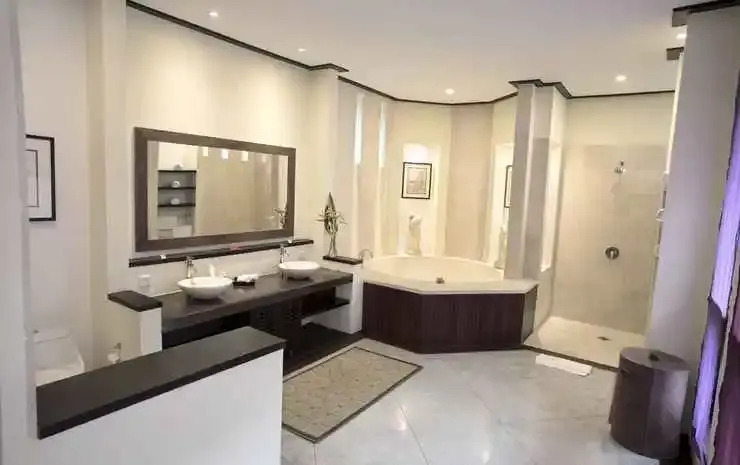 Темеси: Bougain Villa