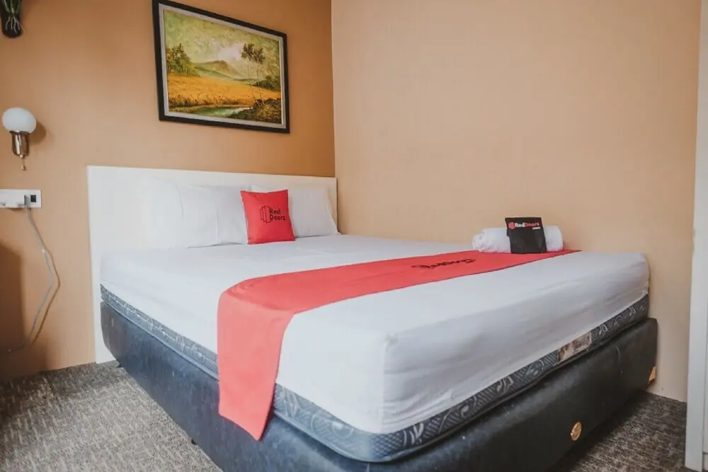 Джокьякарта: Reddoorz Plus Near Plaza Ambarukmo
