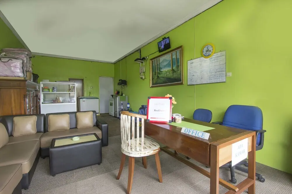 Джокьякарта: Reddoorz Plus Near Plaza Ambarukmo