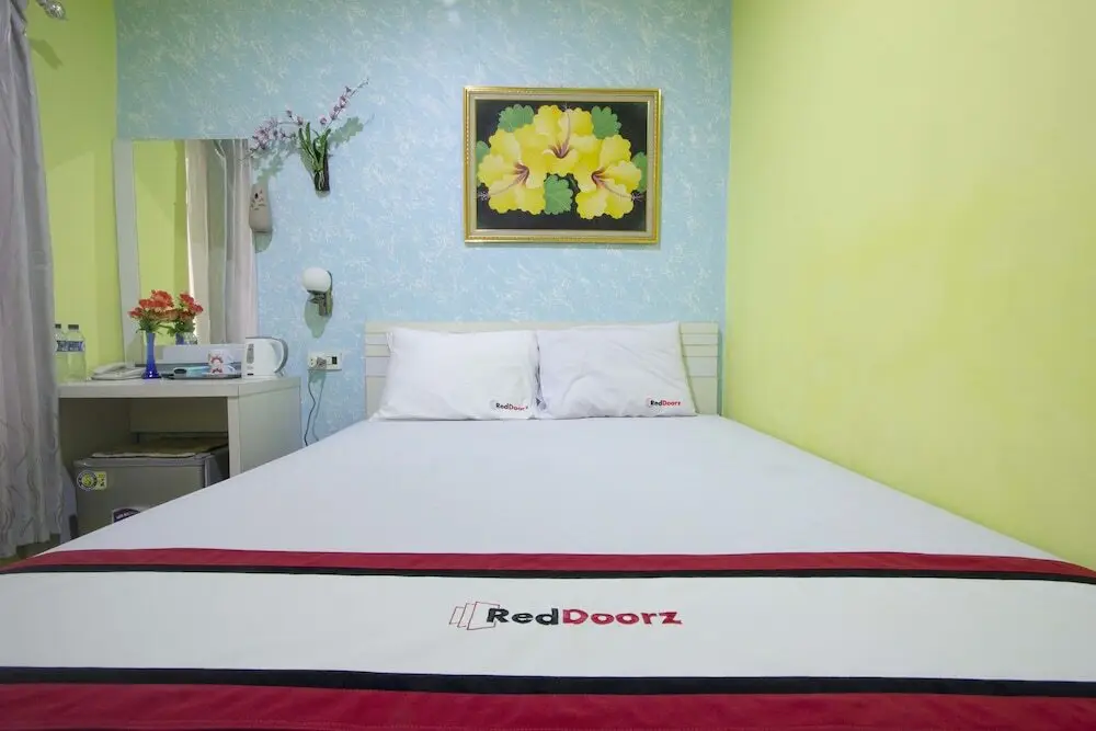 Джокьякарта: Reddoorz Plus Near Plaza Ambarukmo