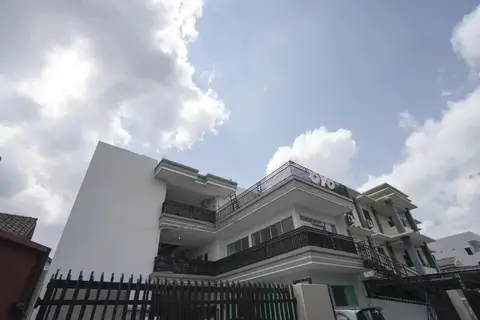 Griya Safitri Syariah by OYO Rooms — фото 1