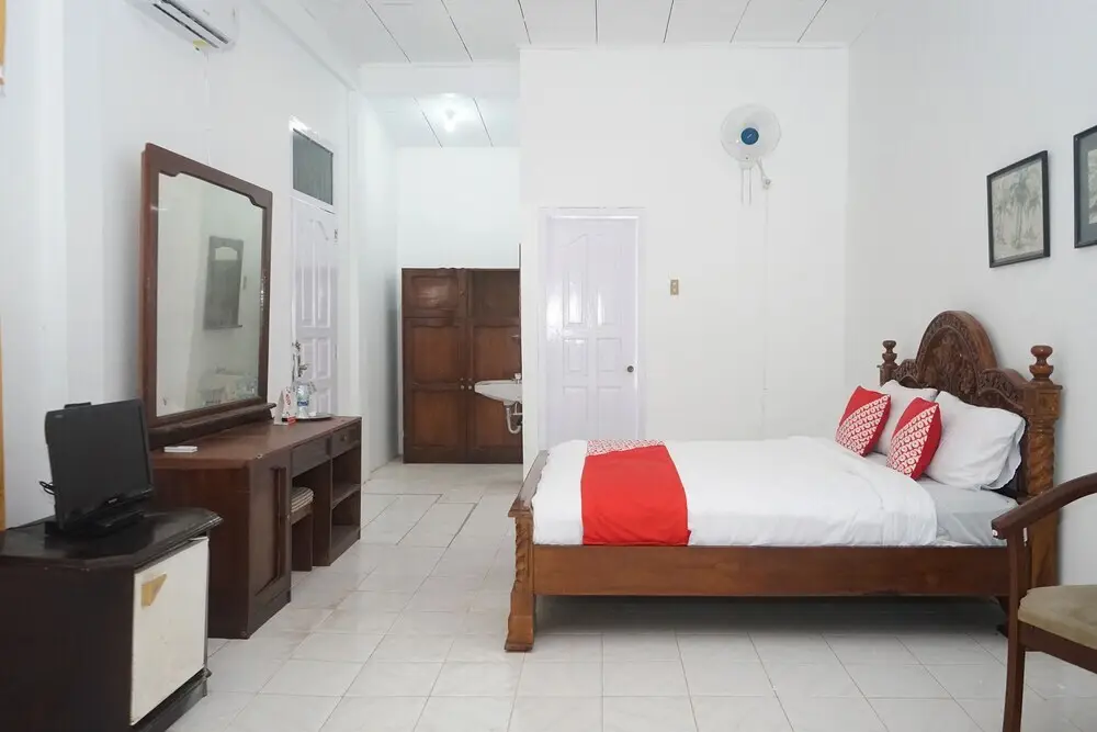 Сунгайлиате: Pelangi Hotel by OYO Rooms