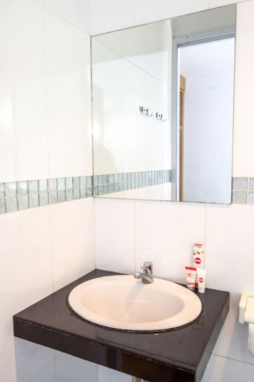 Батам: Capital O 664 Romance Hotel