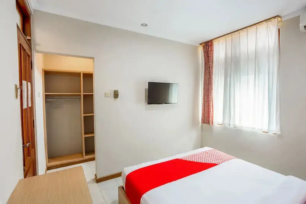 Джокьякарта: Hotel Winotosastro by OYO Rooms