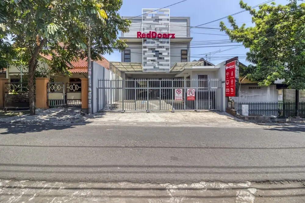 Депок: KK House by RedDoorz