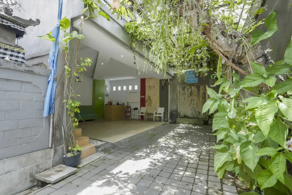 Падангсамбиан: Valomia Guest House by OYO Rooms