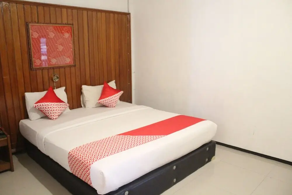 Палу: Wisata Hotel by OYO Rooms