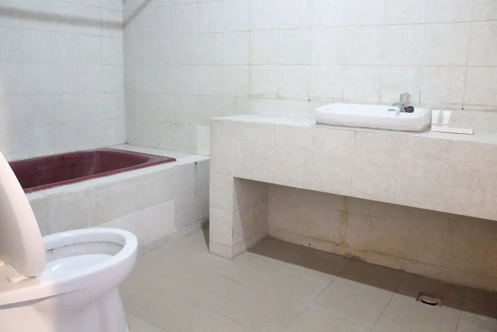 Палу: Wisata Hotel by OYO Rooms