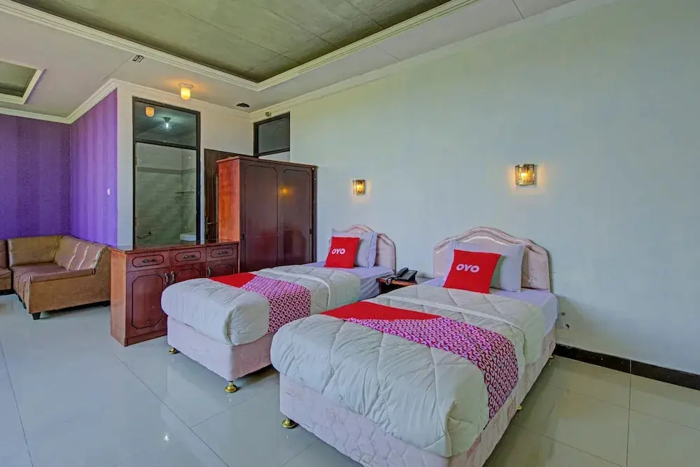 Пекалонган: Hotel Istana by OYO Rooms