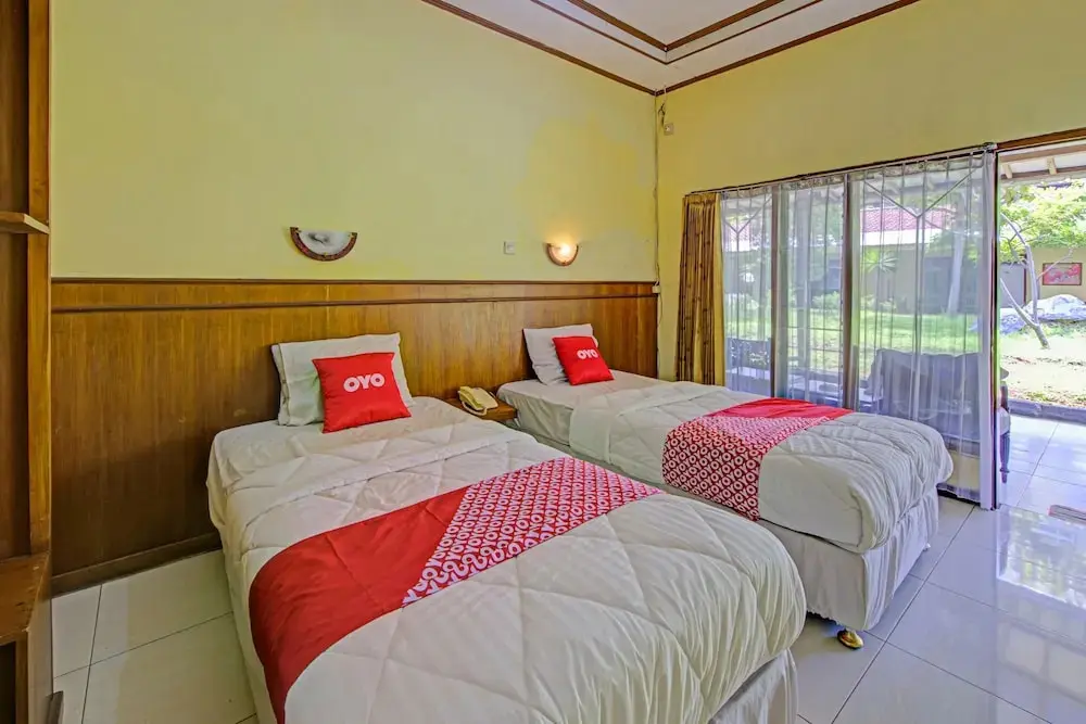 Пекалонган: Hotel Istana by OYO Rooms