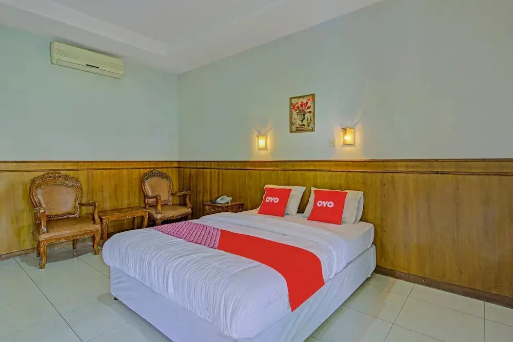 Пекалонган: Hotel Istana by OYO Rooms