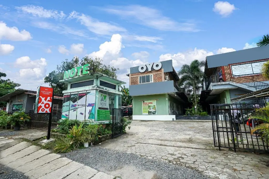 Прабумулих: OYO 91027 Note Hotel Syariah