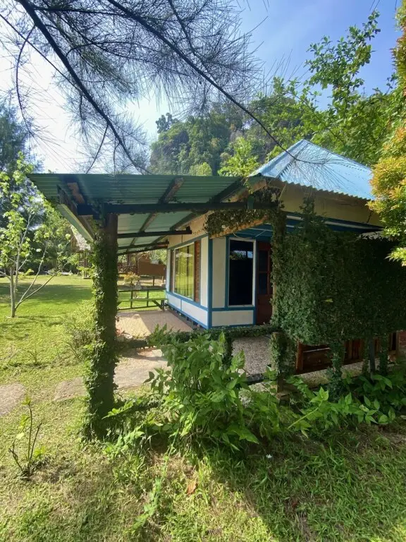 Паданг: Rickys Beach House