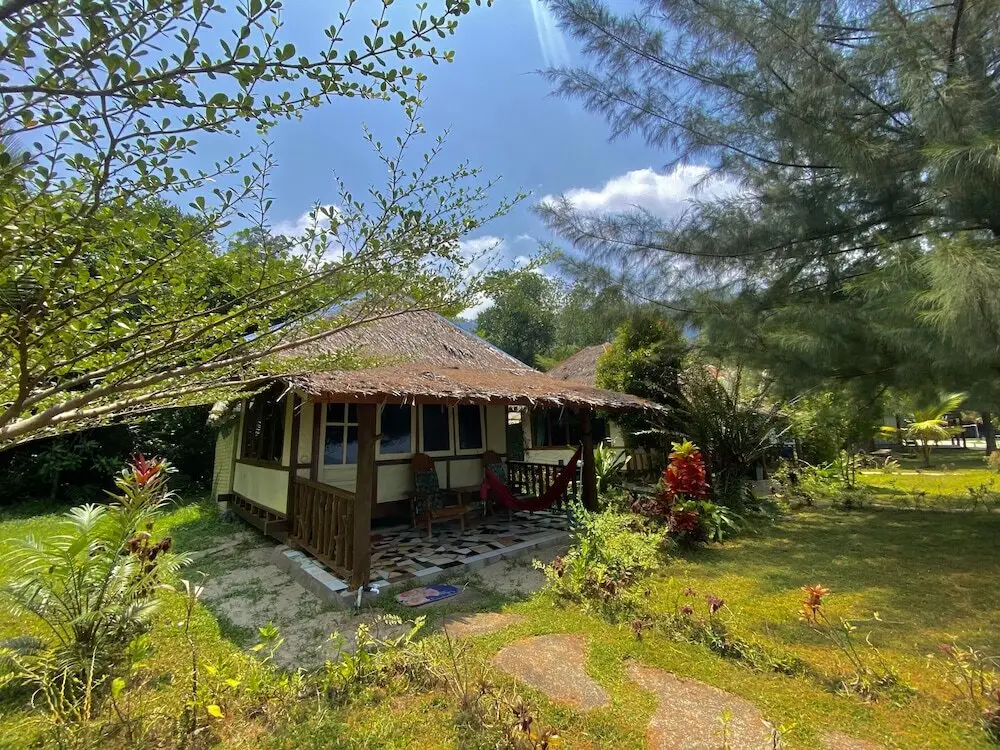 Паданг: Rickys Beach House