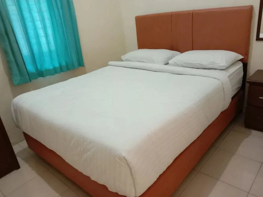 Тангга Бату Барат: New Resort Almond