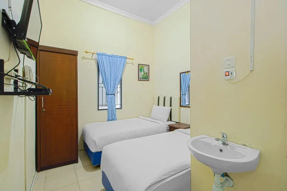 Тангга Бату Барат: New Resort Almond