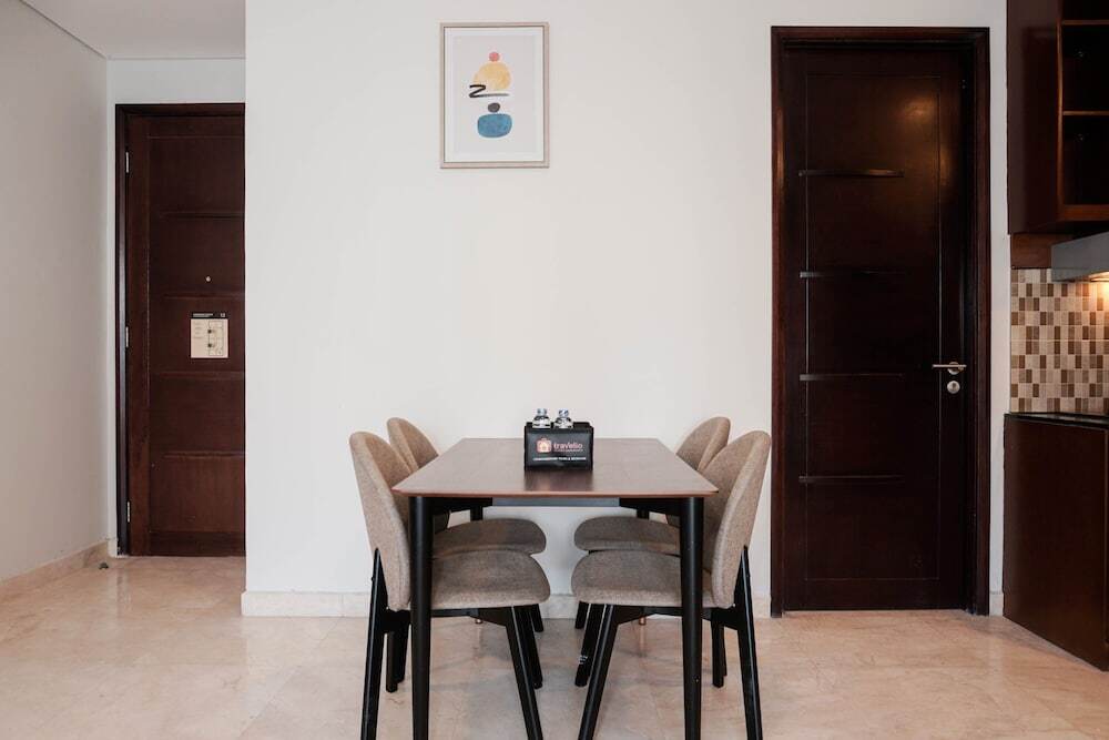 Джакарта: The Empyreal Condominium Epicentrum Apartment