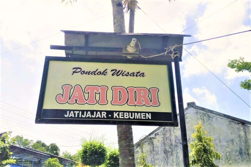 Кебумен: Pondok Wisata Jati Diri Jatijajar Syariah