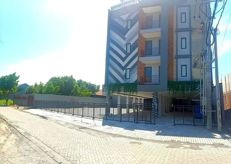 Сурабая: Djuragan Kamar Gunung Anyar