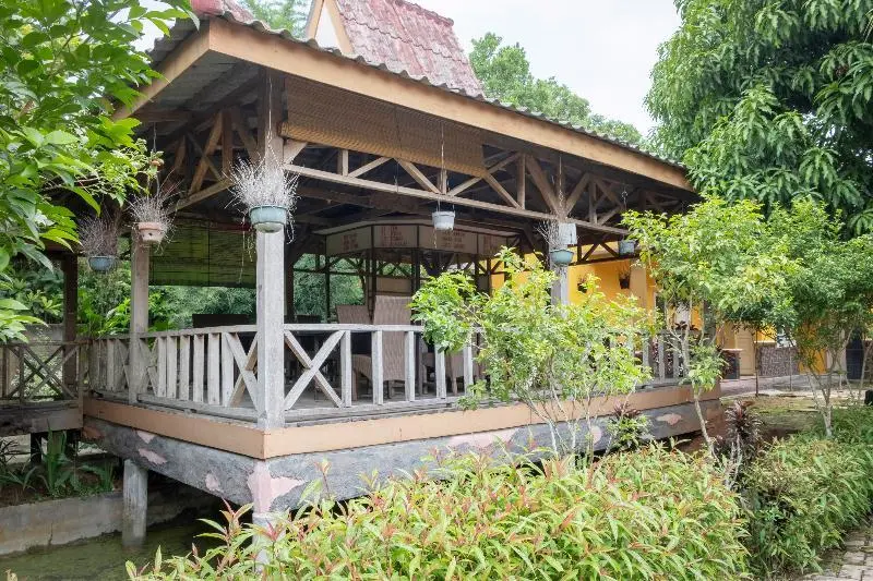 Бранти: Branti Raya Guest House Syariah by OYO Rooms