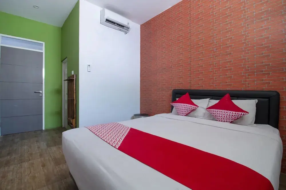 Маланг: Bwalk Hotel by OYO Rooms