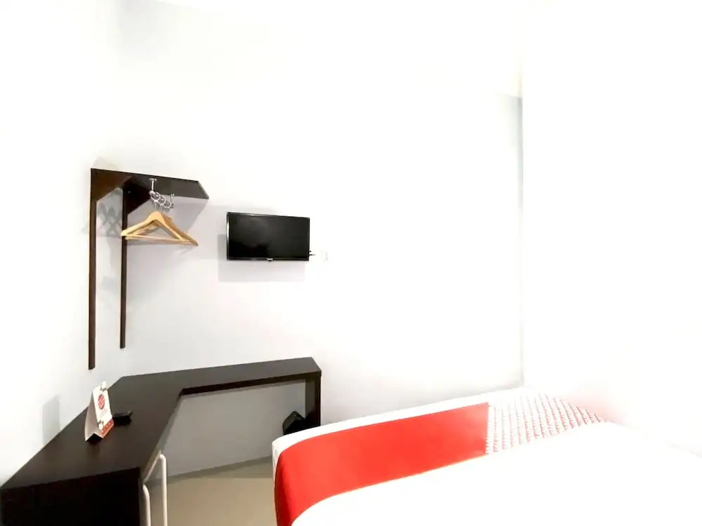 Паданг: Guesthouse Pagi Sore Syariah by OYO Rooms