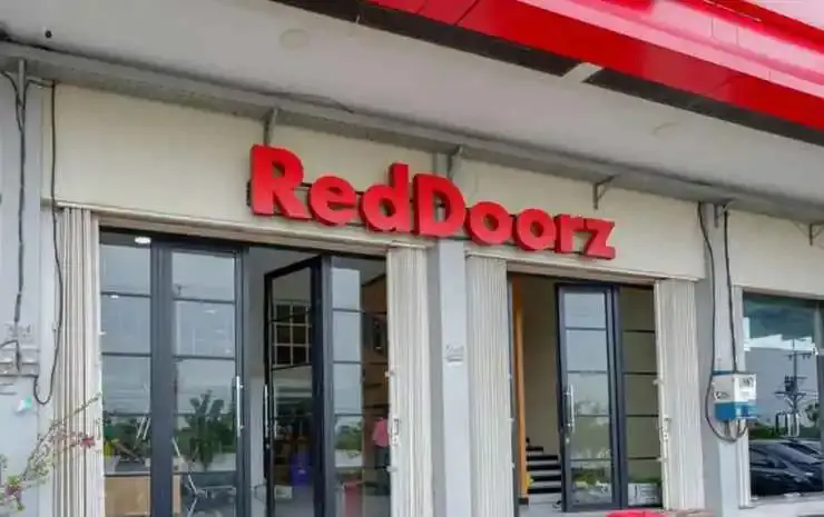 RedDoorz Plus @ Madukoro Raya Semarang — фото 1