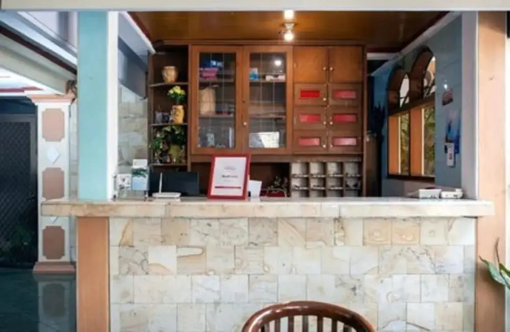 Бату: OYO 90247 Hotel Palereman Soerabaia