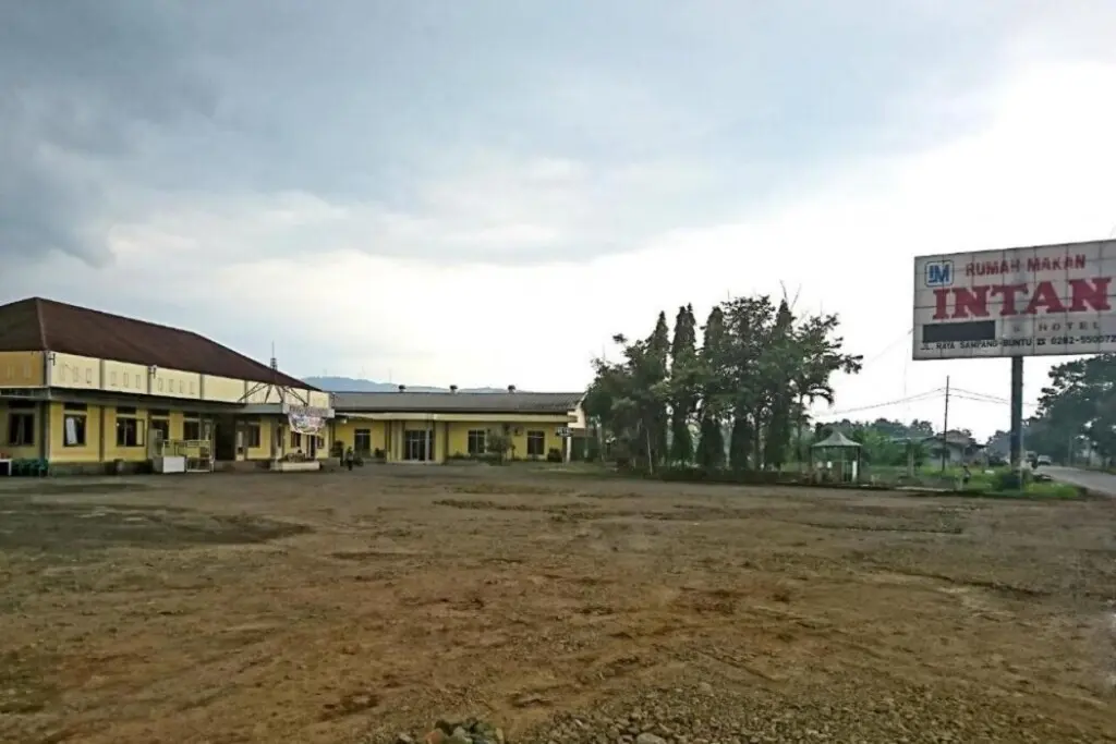 Кебасен: Hotel Intan by OYO Rooms