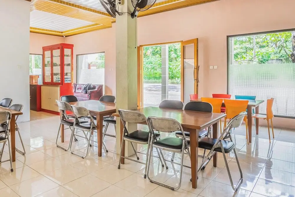 Сумеданг: SPOT ON 2974 Penginapan Roma 88